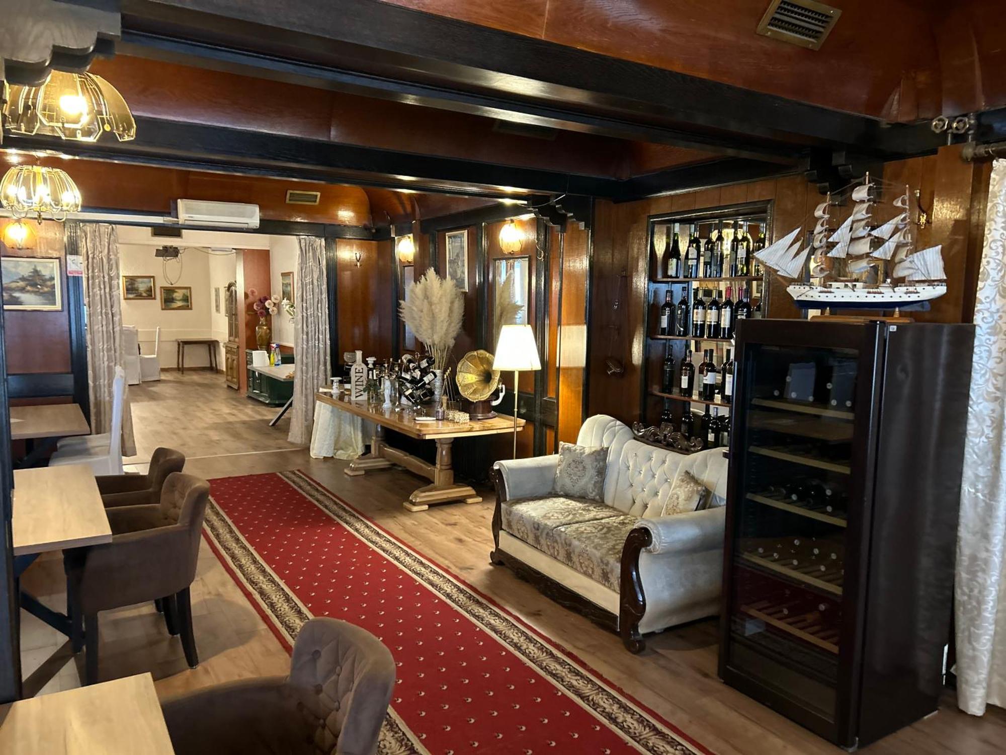 Hotel Martini Zagreb Hotel And Restaurant Sesvete Luaran gambar