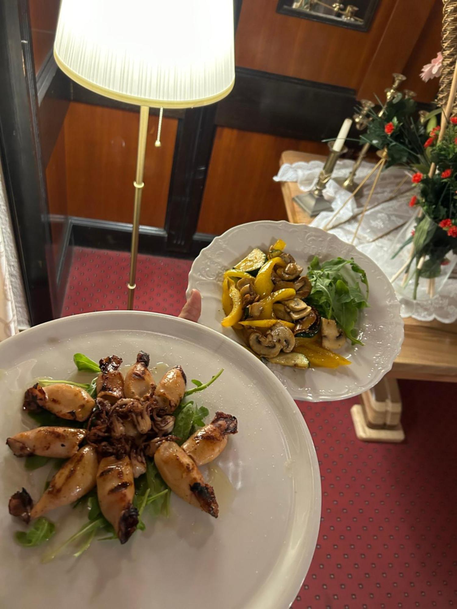 Hotel Martini Zagreb Hotel And Restaurant Sesvete Luaran gambar