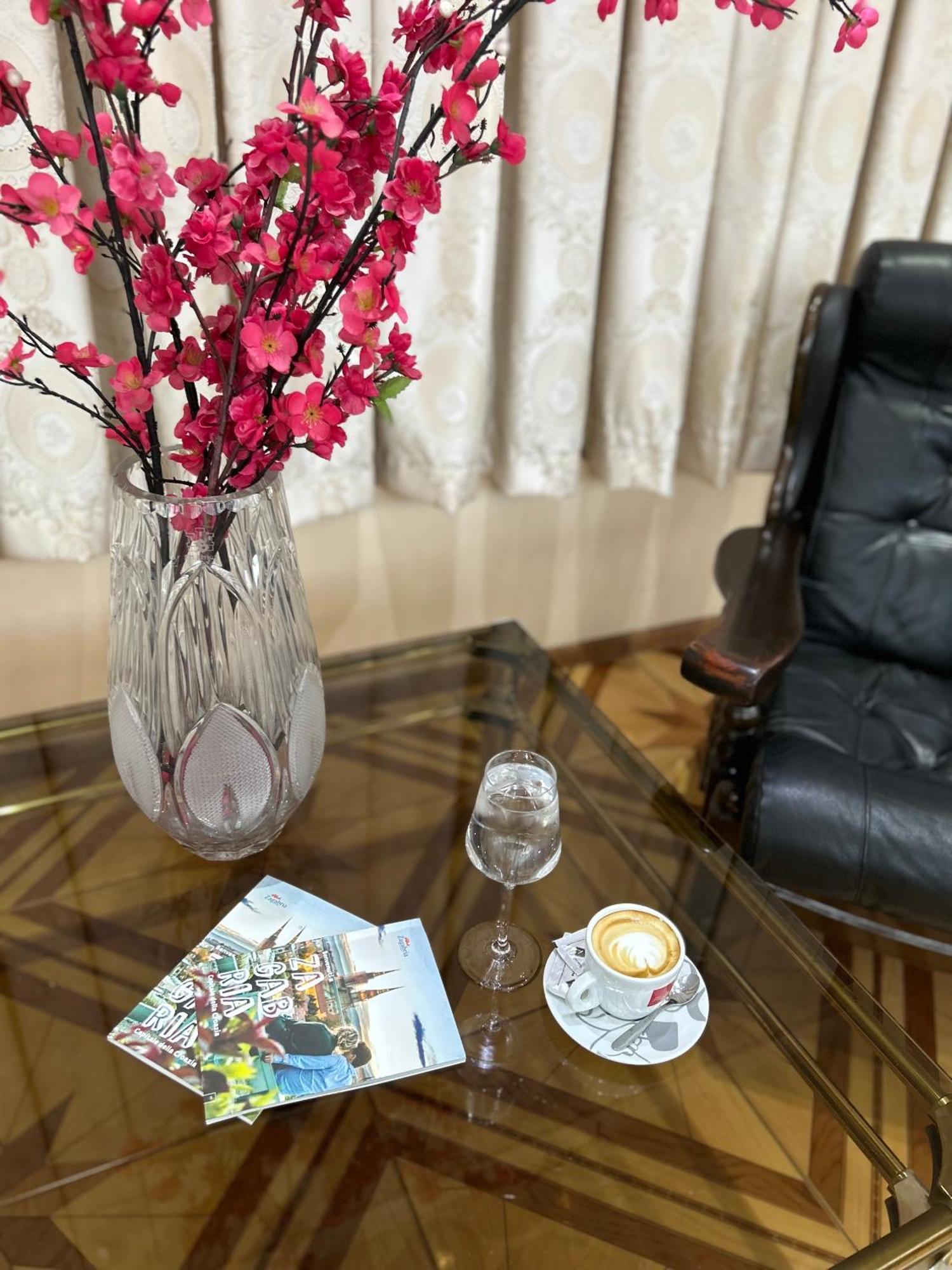 Hotel Martini Zagreb Hotel And Restaurant Sesvete Luaran gambar