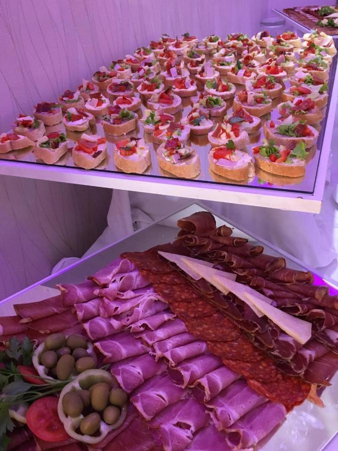 Hotel Martini Zagreb Hotel And Restaurant Sesvete Luaran gambar
