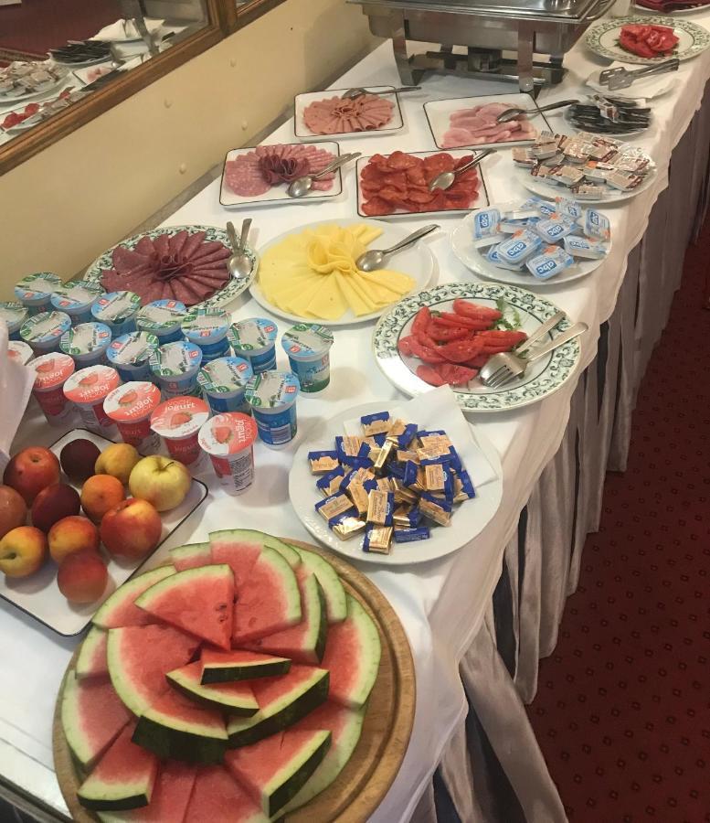 Hotel Martini Zagreb Hotel And Restaurant Sesvete Luaran gambar